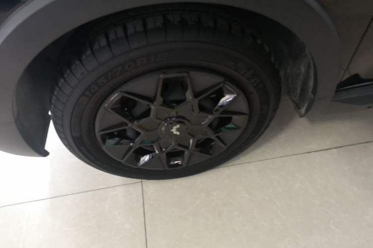 Used Wuling Hongguang MINIEV 2022 GAMEBOY 200km Gaming Edition with Lithium Iron Phosphate Left Front Wheel Hub