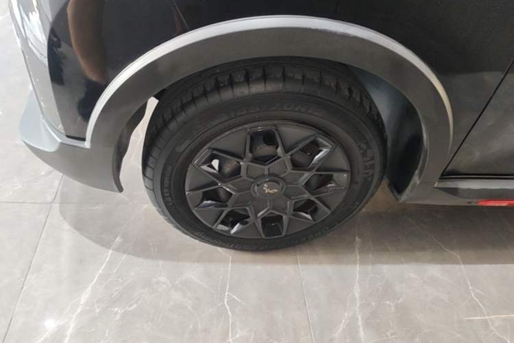 Used Wuling Hongguang MINIEV 2022 GAMEBOY 200km Gaming Edition with Lithium Iron Phosphate Left Front Wheel Hub