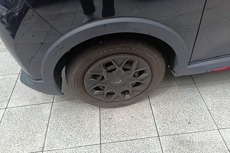 Used Wuling Hongguang MINIEV 2022 GAMEBOY 200km Gaming Edition with Lithium Iron Phosphate Left Front Wheel Hub