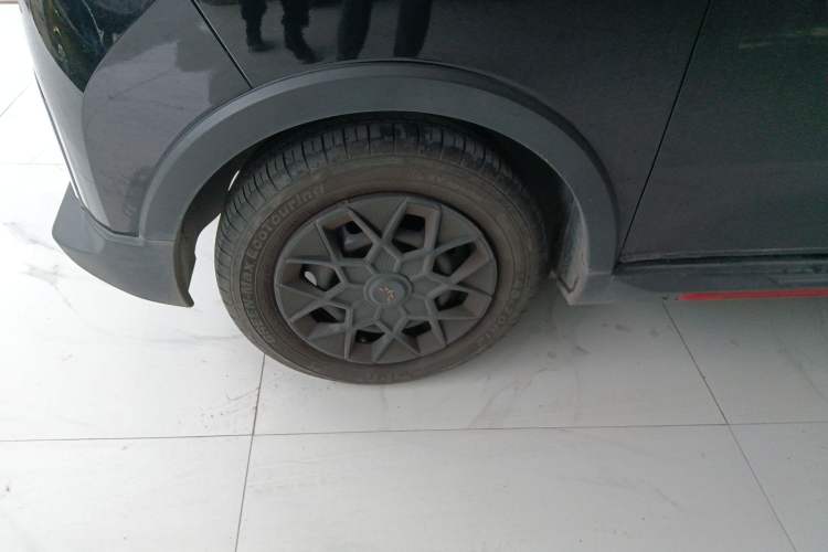 Used Wuling Hongguang MINIEV 2022 GAMEBOY 200km Gaming Edition with Lithium Iron Phosphate Left Front Wheel Hub