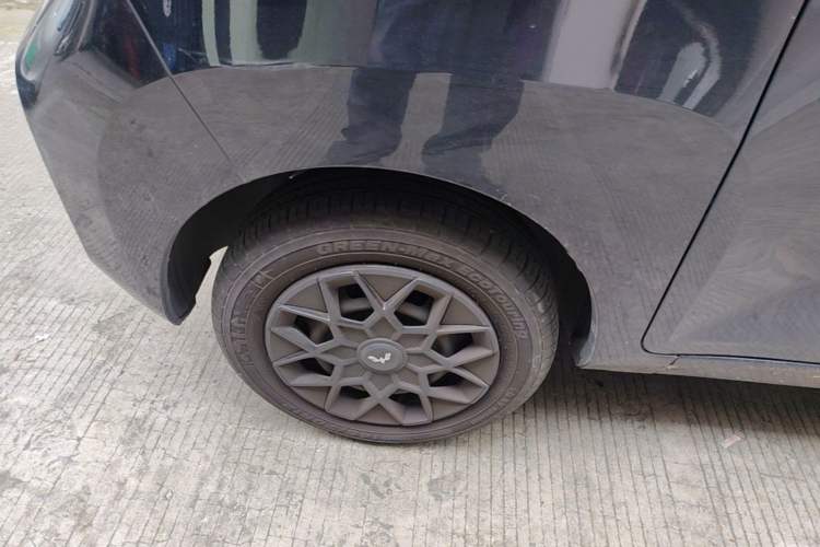 Used Wuling Hongguang MINIEV 2022 Easy Version Lithium Iron Phosphate Left Front Wheel Hub