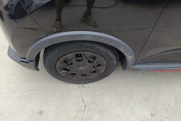 Used Wuling Hongguang MINIEV 2022 GAMEBOY 200km Play Edition with Lithium Iron Phosphate Left Front Wheel Hub