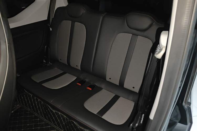 Used Wuling Hongguang MINIEV 2022 GAMEBOY 300km Enthusiast Model with Lithium Iron Phosphate Left Rear Seat