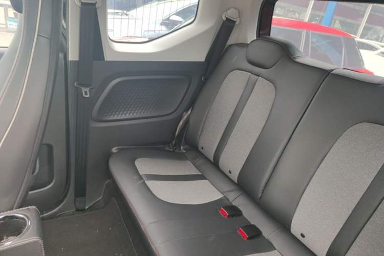 Used Wuling Hongguang MINIEV 2022 GAMEBOY 200km Gaming Edition with Lithium Iron Phosphate Left Rear Seat