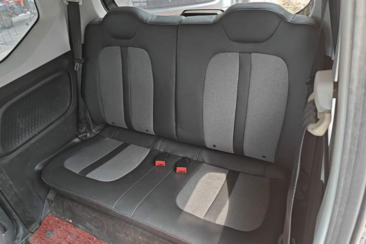 Used Wuling Hongguang MINIEV 2022 GAMEBOY 300km Enthusiast Model with Lithium Iron Phosphate Left Rear Seat
