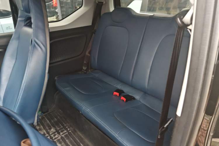 Used Wuling Hongguang MINIEV 2022 GAMEBOY 200km Play Edition with Lithium Iron Phosphate Left Rear Seat