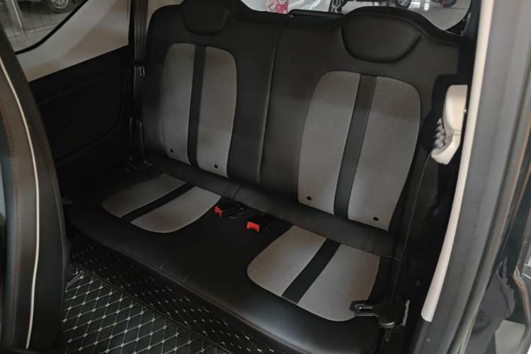 Used Wuling Hongguang MINIEV 2022 GAMEBOY 200km Gaming Edition with Lithium Iron Phosphate Left Rear Seat