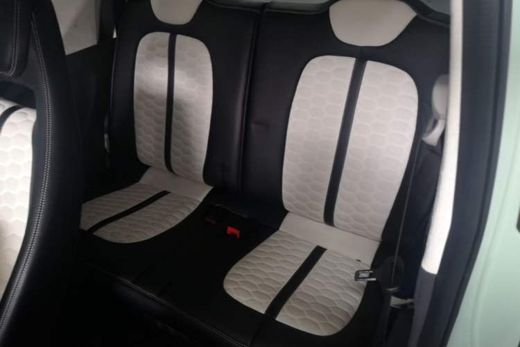 Used Wuling Hongguang MINIEV 2022 Macaron Premium Model – Lithium Iron Phosphate Left Rear Seat