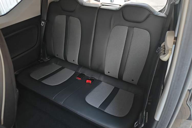 Used Wuling Hongguang MINIEV 2022 GAMEBOY 300km Enthusiast Model with Lithium Iron Phosphate Left Rear Seat