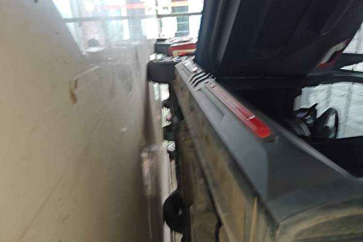 Used Wuling Hongguang MINIEV 2022 GAMEBOY 200km Gaming Edition with Lithium Iron Phosphate Left Side Sill