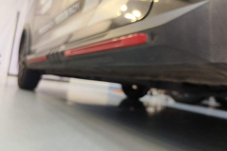 Used Wuling Hongguang MINIEV 2022 GAMEBOY 300km Enthusiast Model with Lithium Iron Phosphate Left Side Sill