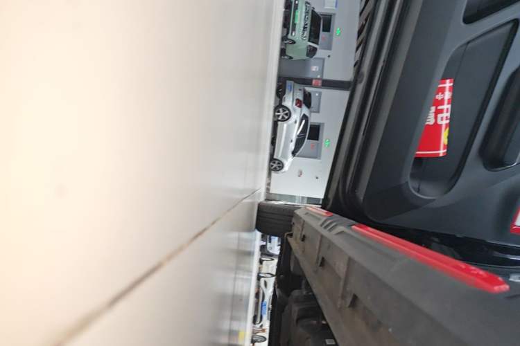 Used Wuling Hongguang MINIEV 2022 GAMEBOY 200km Gaming Edition with Lithium Iron Phosphate Left Side Sill