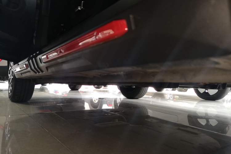 Used Wuling Hongguang MINIEV 2022 GAMEBOY 200km Gaming Edition with Lithium Iron Phosphate Left Side Sill