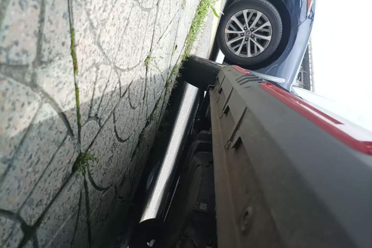 Used Wuling Hongguang MINIEV 2022 GAMEBOY 200km Gaming Edition with Lithium Iron Phosphate Left Side Sill