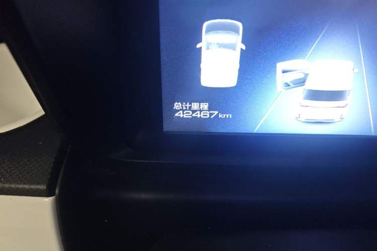 Used Wuling Hongguang MINIEV 2022 GAMEBOY 300km Enthusiast Model with Lithium Iron Phosphate Odometer Close Up