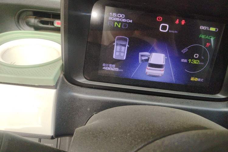 Used Wuling Hongguang MINIEV 2022 GAMEBOY 200km Gaming Edition with Lithium Iron Phosphate Odometer Close Up