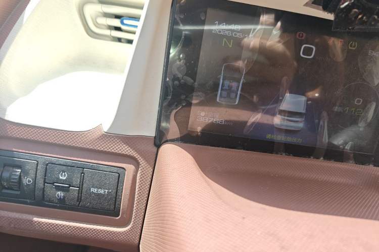 Used Wuling Hongguang MINIEV 2022 Macaron Fashion Model Lithium Iron Phosphate Odometer Close Up