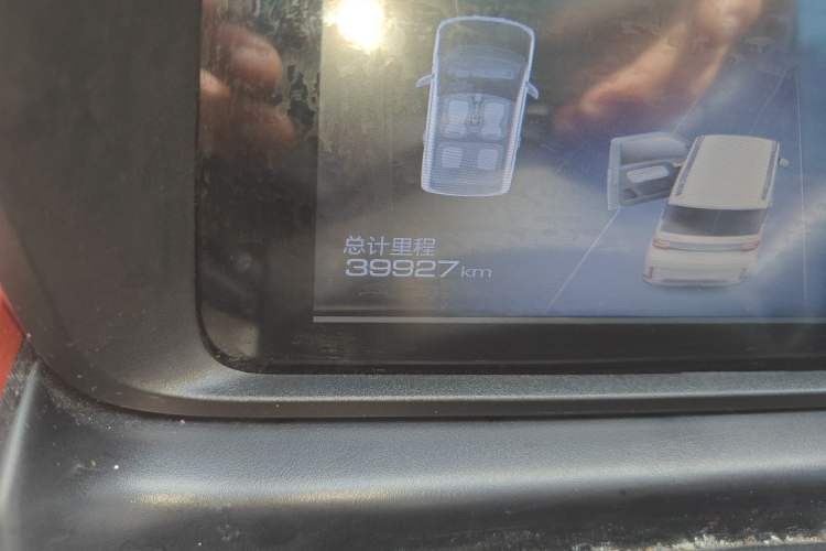 Used Wuling Hongguang MINIEV 2022 GAMEBOY 300km Enthusiast Model with Lithium Iron Phosphate Odometer Close Up