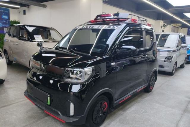 Ojetý Wuling Hongguang MINIEV 2022 GAMEBOY 300km Enthusiast Model with Lithium Iron Phosphate