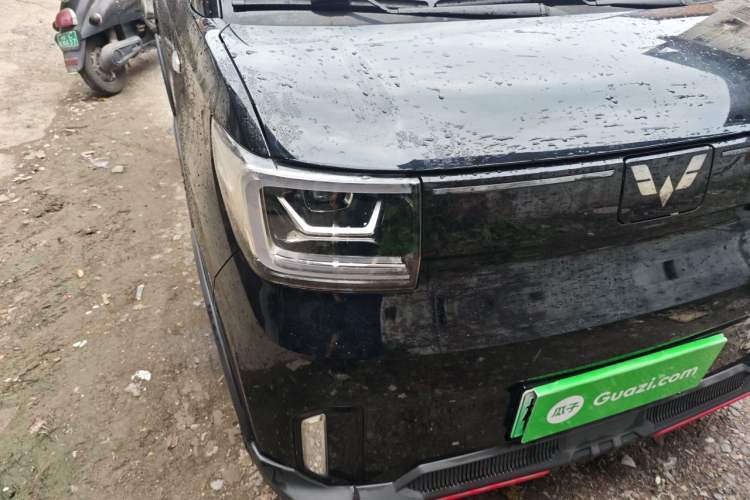 Used Wuling Hongguang MINIEV 2022 GAMEBOY 200km Gaming Edition with Lithium Iron Phosphate Right Front Headlight