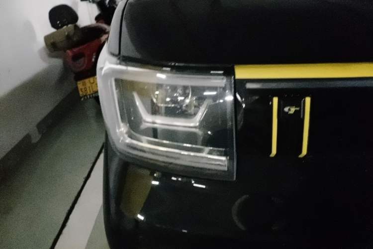 Used Wuling Hongguang MINIEV 2022 GAMEBOY 200km Urban Wind-Chasing Limited Edition Right Front Headlight