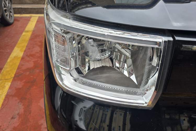 Used Wuling Hongguang MINIEV 2022 GAMEBOY 300km Play Edition Lithium Iron Phosphate Right Front Headlight
