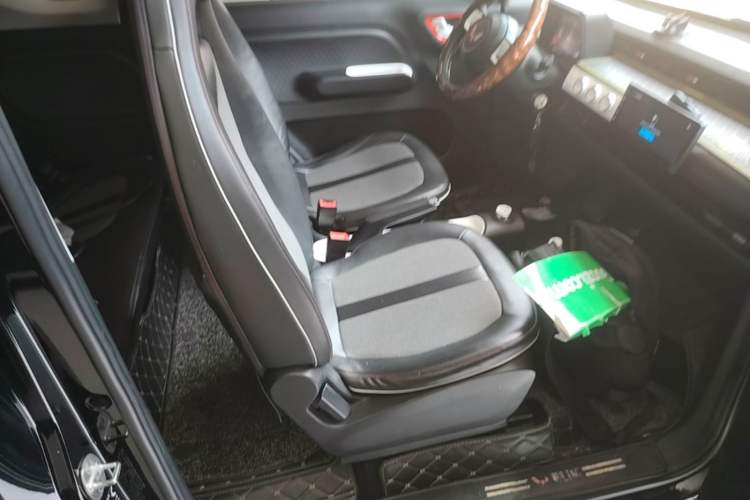 Used Wuling Hongguang MINIEV 2022 GAMEBOY 300km Enthusiast Model with Lithium Iron Phosphate Right Front Seat