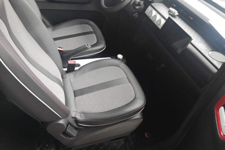 Used Wuling Hongguang MINIEV 2022 GAMEBOY 300km Enthusiast Model with Lithium Iron Phosphate Right Front Seat