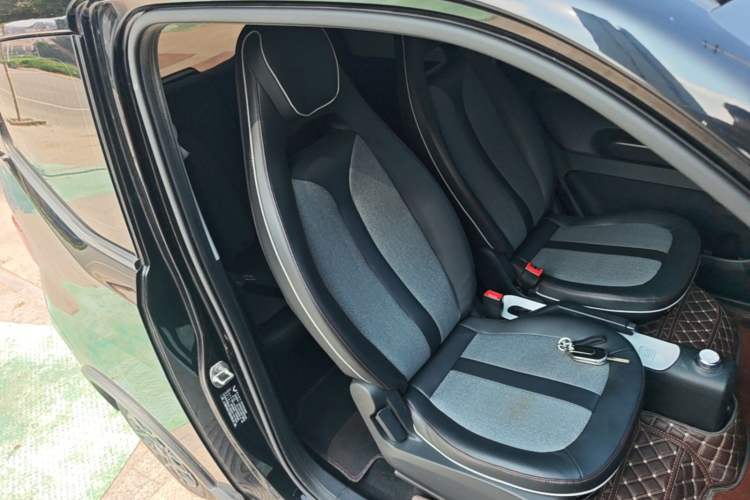 Used Wuling Hongguang MINIEV 2022 GAMEBOY 200km Gaming Edition with Lithium Iron Phosphate Right Front Seat