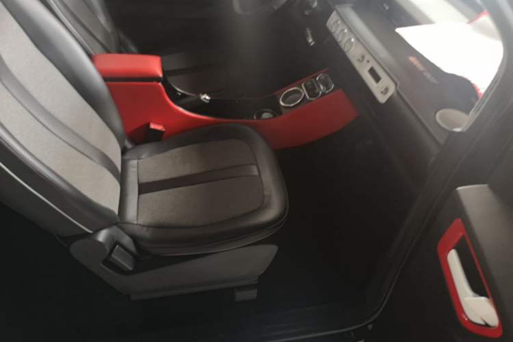 Used Wuling Hongguang MINIEV 2022 GAMEBOY 300km Enthusiast Model with Lithium Iron Phosphate Right Front Seat