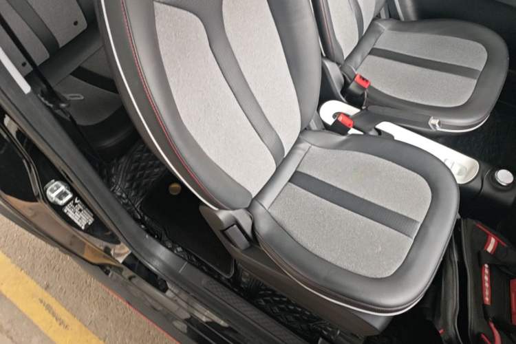 Used Wuling Hongguang MINIEV 2022 GAMEBOY 200km Gaming Edition with Lithium Iron Phosphate Right Front Seat