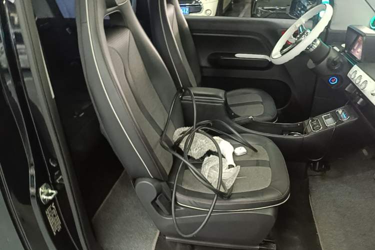 Used Wuling Hongguang MINIEV 2022 GAMEBOY 200km Gaming Edition with Lithium Iron Phosphate Right Front Seat