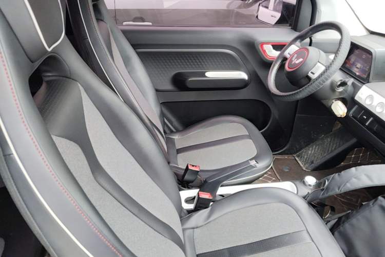 Used Wuling Hongguang MINIEV 2022 GAMEBOY 200km Gaming Edition with Lithium Iron Phosphate Right Front Seat