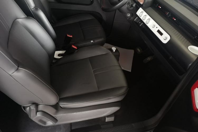 Used Wuling Hongguang MINIEV 2022 GAMEBOY 200km Gaming Edition with Lithium Iron Phosphate Right Front Seat