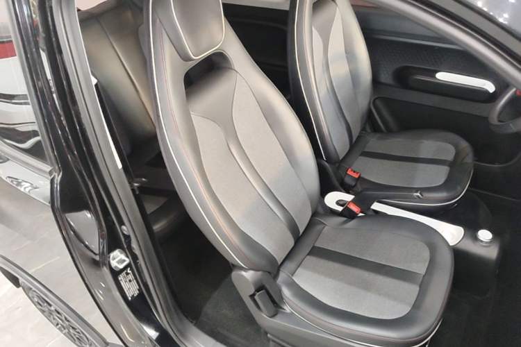 Used Wuling Hongguang MINIEV 2022 GAMEBOY 200km Gaming Edition with Lithium Iron Phosphate Right Front Seat
