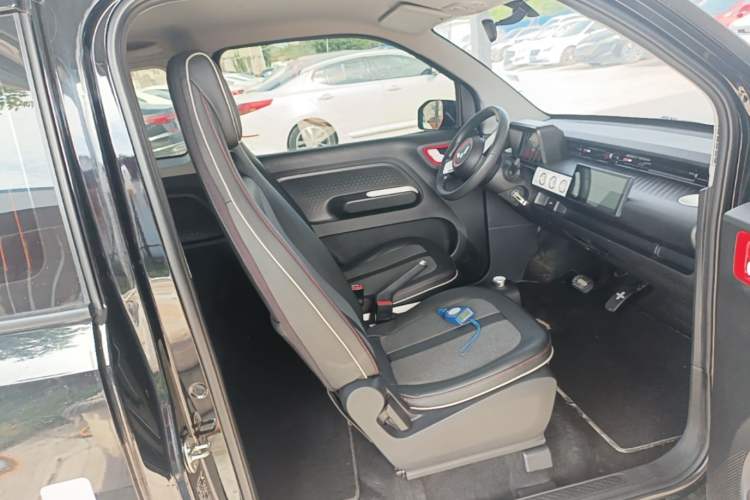 Used Wuling Hongguang MINIEV 2022 GAMEBOY 200km Gaming Edition with Lithium Iron Phosphate Right Front Seat