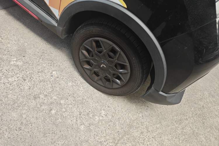 Used Wuling Hongguang MINIEV 2022 GAMEBOY 200km Play Edition with Lithium Iron Phosphate Right Front Wheel Hub