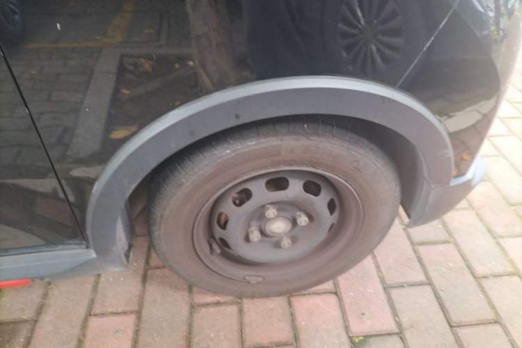 Used Wuling Hongguang MINIEV 2022 GAMEBOY 300km Urban Wind-Chasing Limited Edition Right Front Wheel Hub