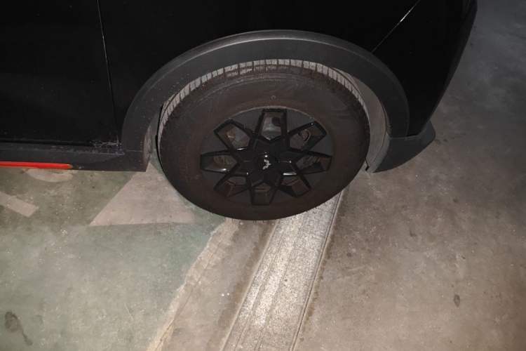 Used Wuling Hongguang MINIEV 2022 GAMEBOY 200km Gaming Edition with Lithium Iron Phosphate Right Front Wheel Hub
