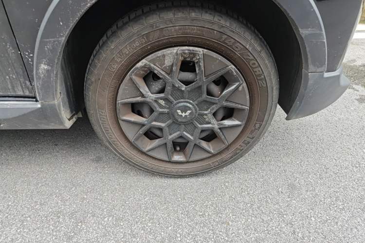 Used Wuling Hongguang MINIEV 2022 GAMEBOY 200km Gaming Edition with Lithium Iron Phosphate Right Front Wheel Hub
