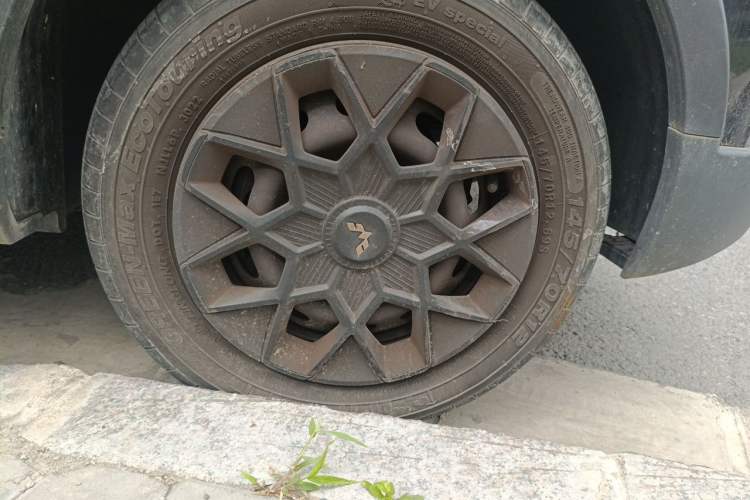 Used Wuling Hongguang MINIEV 2022 GAMEBOY 200km Gaming Edition with Lithium Iron Phosphate Right Front Wheel Hub