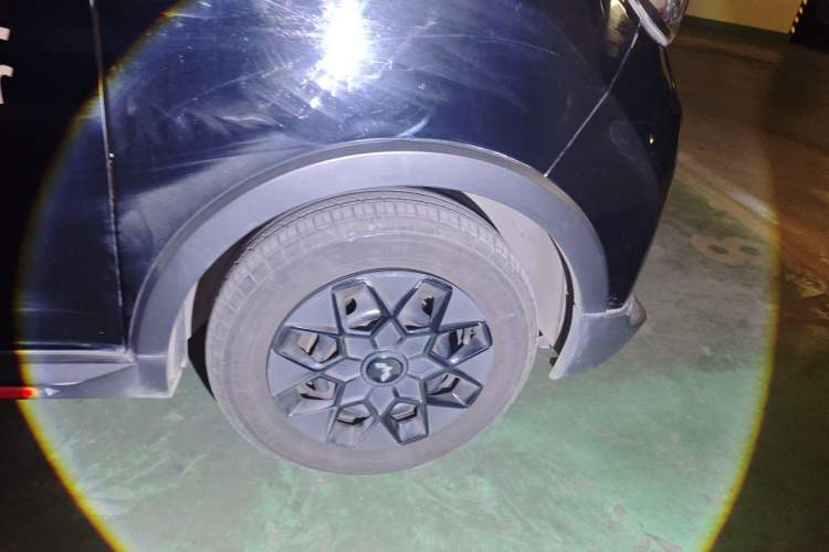 Used Wuling Hongguang MINIEV 2022 GAMEBOY 300km Enthusiast Model with Lithium Iron Phosphate Right Front Wheel Hub