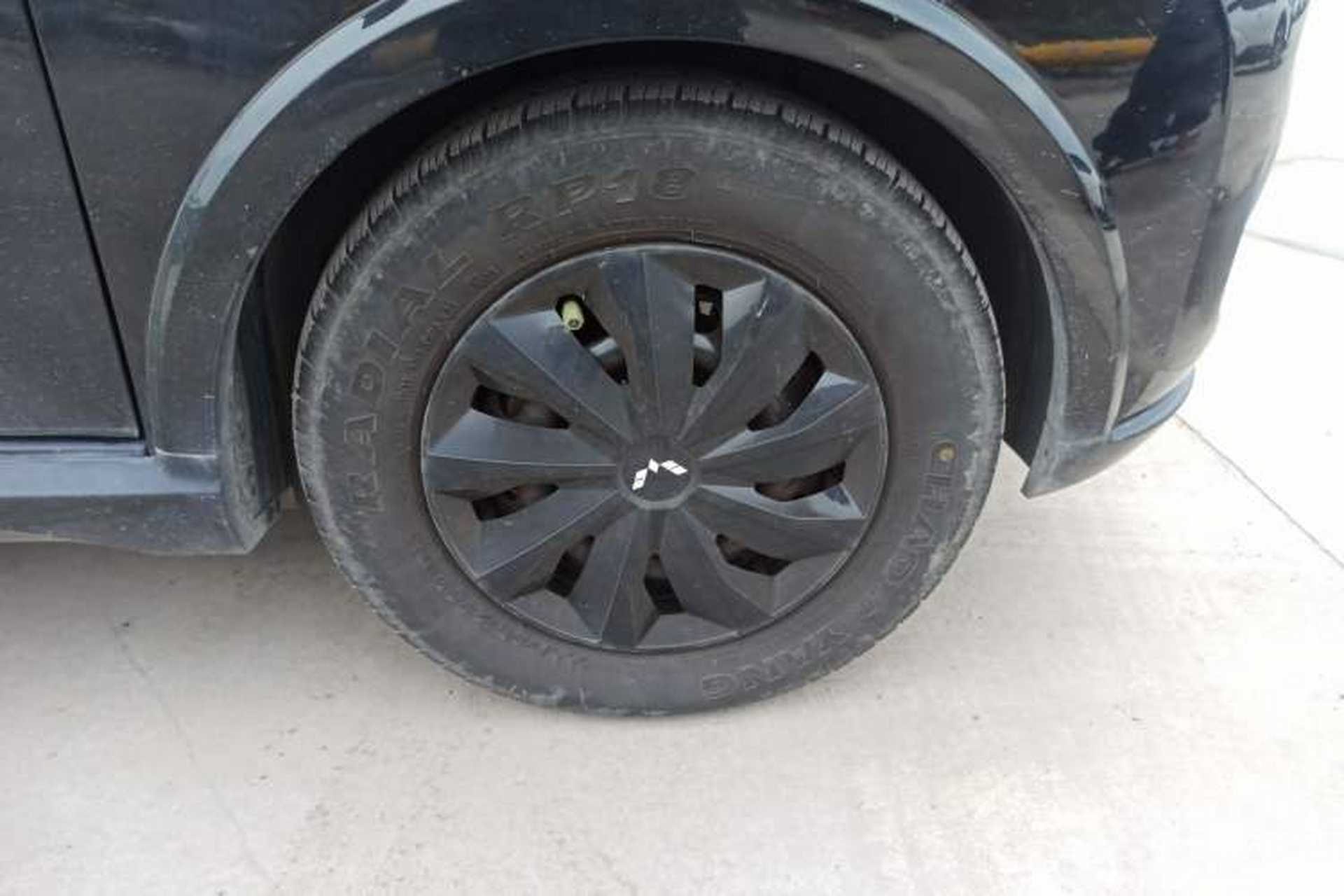 Used Wuling Hongguang MINIEV 2022 Convertible Model Right Front Wheel Hub