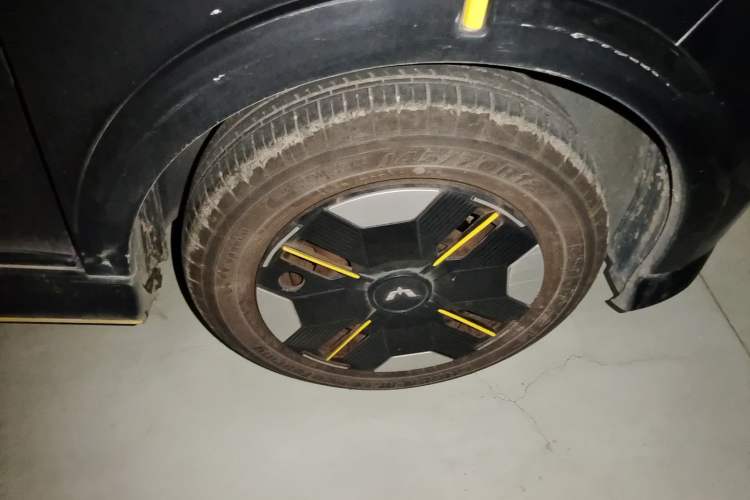 Used Wuling Hongguang MINIEV 2022 GAMEBOY 200km Urban Wind-Chasing Limited Edition Right Front Wheel Hub