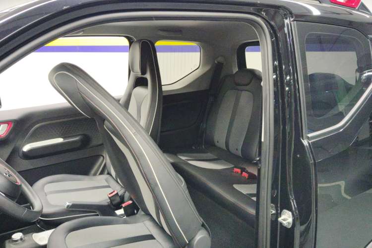 Used Wuling Hongguang MINIEV 2022 GAMEBOY 200km Gaming Edition with Lithium Iron Phosphate Right Rear Seat