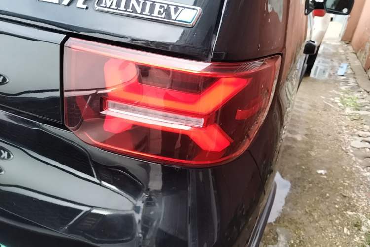 Used Wuling Hongguang MINIEV 2022 GAMEBOY 200km Gaming Edition with Lithium Iron Phosphate Right Rear Taillight