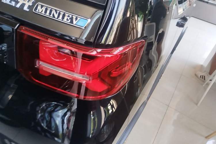 Used Wuling Hongguang MINIEV 2022 GAMEBOY 300km Enthusiast Model with Lithium Iron Phosphate Right Rear Taillight