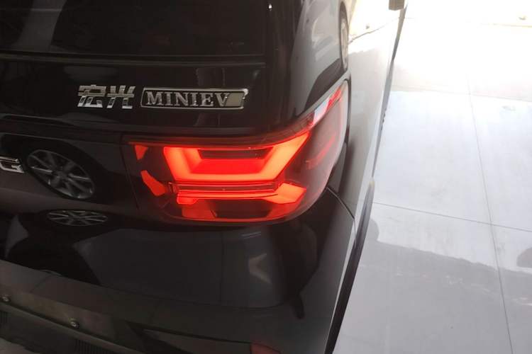 Used Wuling Hongguang MINIEV 2022 GAMEBOY 300km Enthusiast Model with Lithium Iron Phosphate Right Rear Taillight