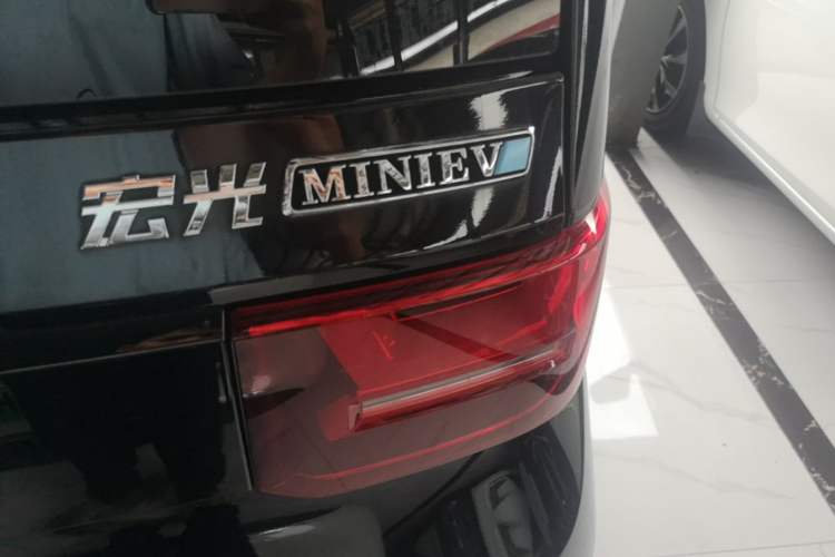 Used Wuling Hongguang MINIEV 2022 GAMEBOY 300km Enthusiast Model with Lithium Iron Phosphate Right Rear Taillight