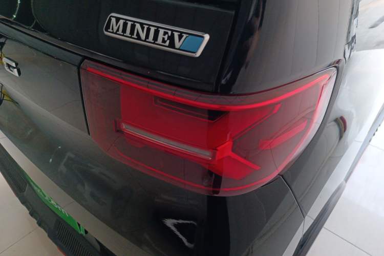 Used Wuling Hongguang MINIEV 2022 GAMEBOY 300km Play Edition Lithium Iron Phosphate Right Rear Taillight